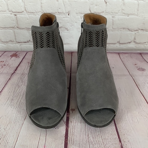 LUCKY Brand LK-Bahrie Titanium Oiled Suede Shootie Wide Width Size 9.5 - Picture 2 of 9